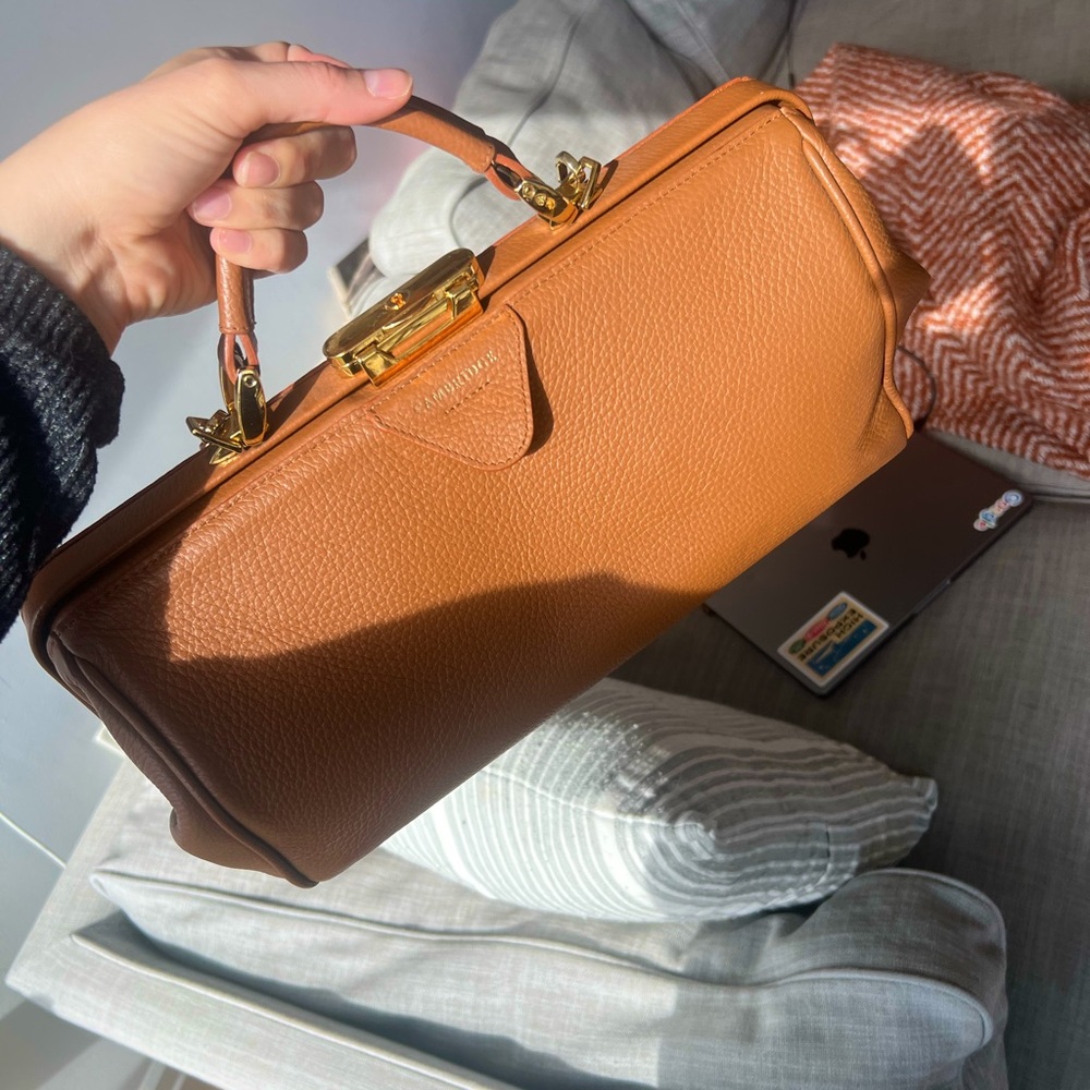 EUC: Cambridge Satchel- The Doctor’s Bag
